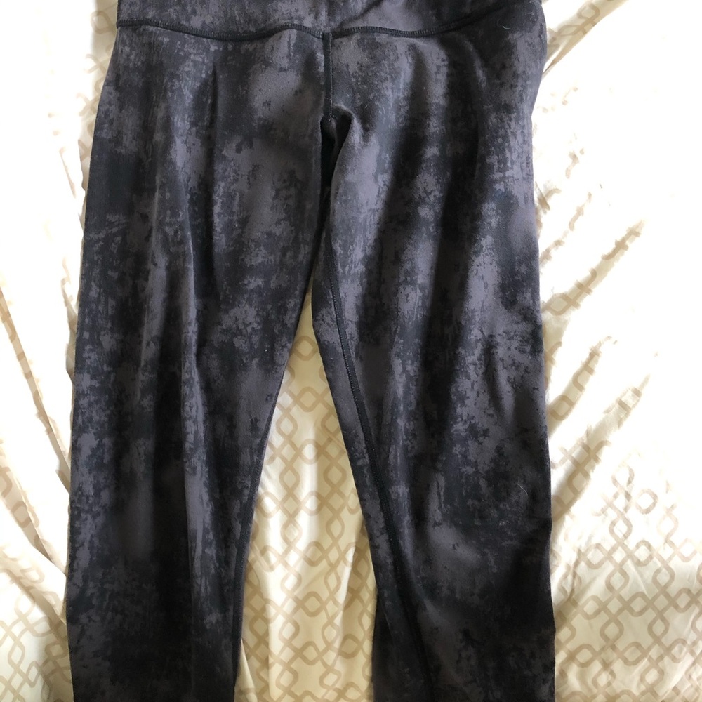 Lululemon Black Fade Black Crop 6